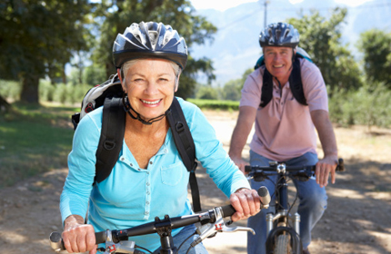 Kruiden Interpersoonlijk Aanbeveling Oudere fietsers moeten een helm dragen" | Fietsen123