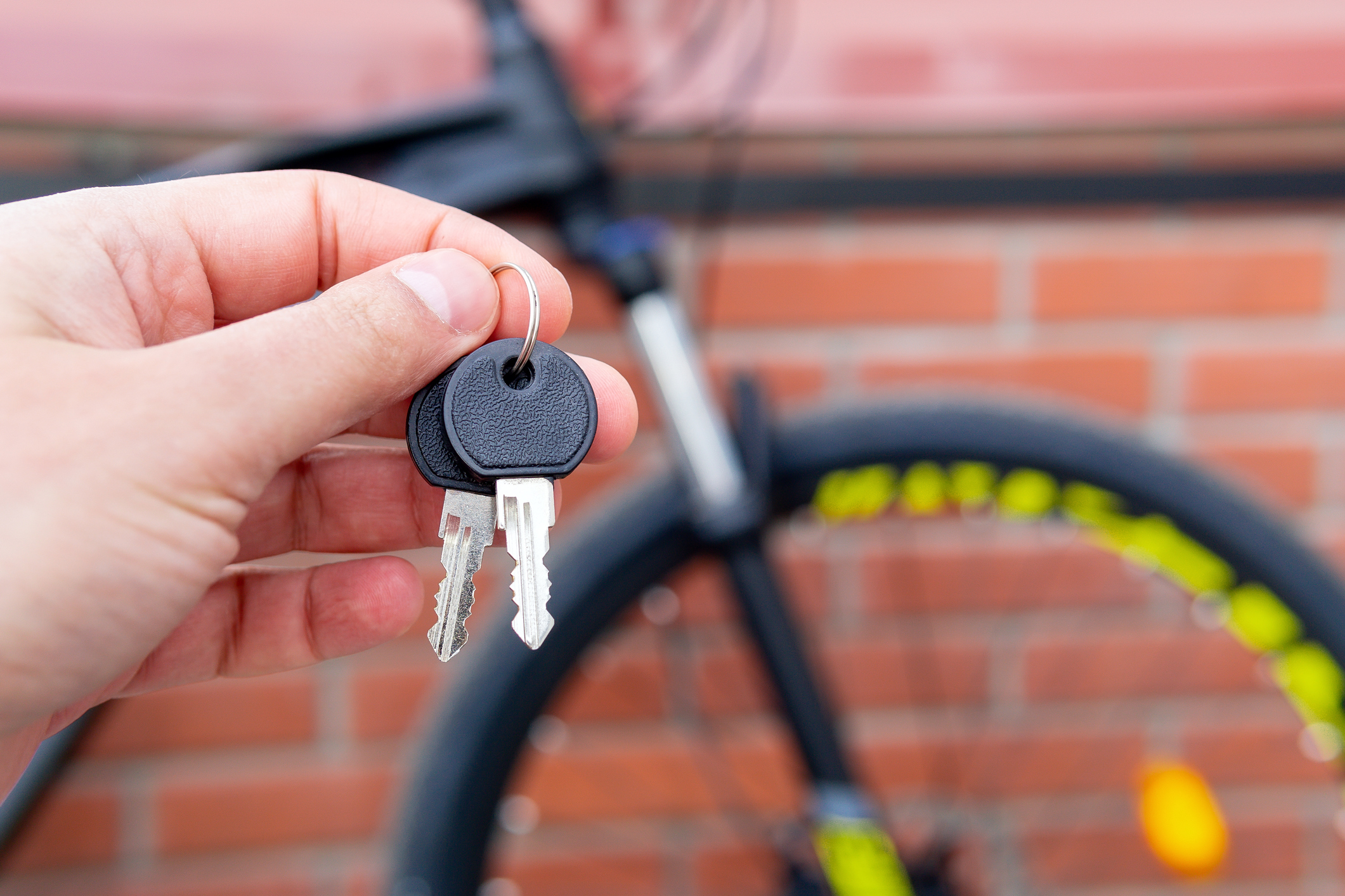 Je reserve fietssleutel bewaren in je fietstassen dat is niet zo handig Fietsen123
