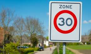 Beeld bij Maximum snelheid op het fietspad?