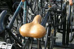 Beeld bij Twinny Load onthult man achter fietsen.123.nl