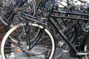 Beeld bij FietsActief over o.a. fietsendragers