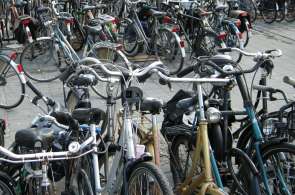 Beeld bij Paaltjes vertellen verhaal bij fietsroutes Winterswijk