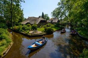 Beeld bij Door ‘Hollands Venetië’