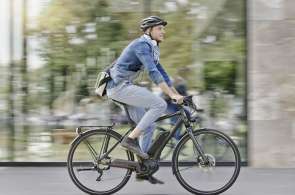 Beeld bij Fietsersbond wil verbod op opgevoerde elektrische fietsen