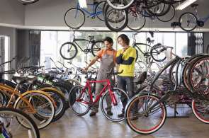 Beeld bij Opvallende groei fietsenwinkels door online spelers