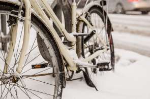 Beeld bij Veilig fietsen in de winter: tips en trucs