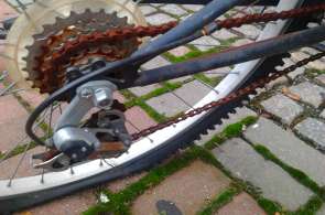 Beeld bij Welke wint? Fietsbelt versus fietsketting