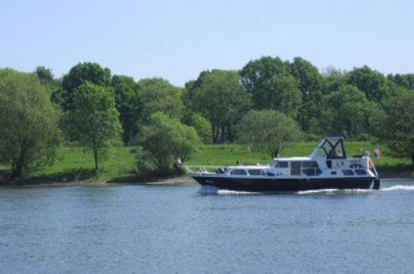 Beeld bij Langs de Maas