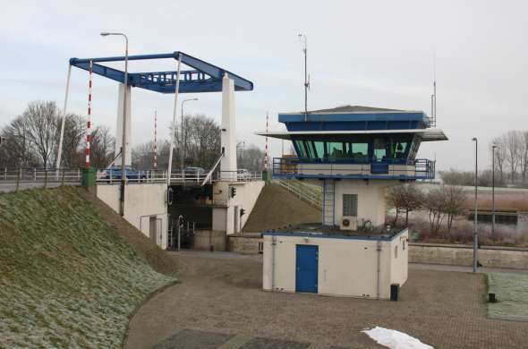 Beeld bij Overijssel: de Roggebotsluis en het Drontermeer