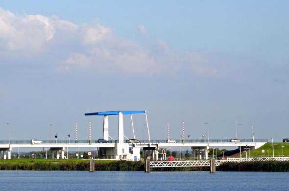 Beeld bij Langs het Nuldenauw en over de Nijkerkersluis