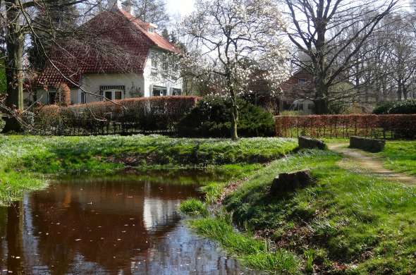 Beeld bij Hof van Saksen en het Hunzedal