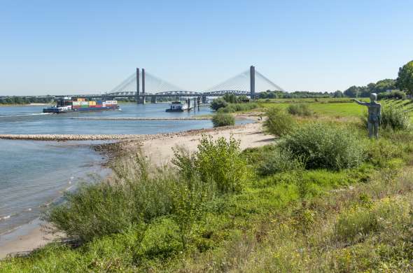 Beeld bij Vesting aan de Waal