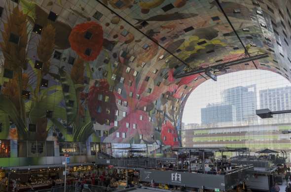 Beeld bij De Rotterdamse Markthal