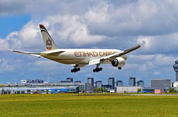 Beeld bij Luchthaven Schiphol en de Westeinderplassen