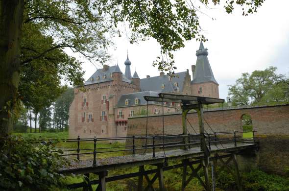 Beeld bij Het landgoed van Mariënborn