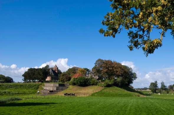 Beeld bij Het Terpengebied van Oostergo