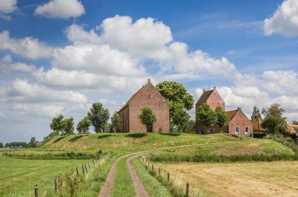 Beeld bij Historische wierdedorpjes in Groningen