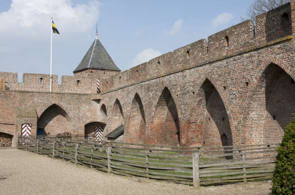 Beeld bij Kasteel Doornenburg