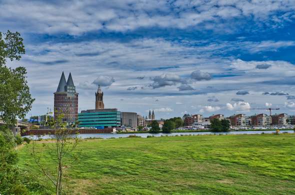 Beeld bij Met de Maas naar Roermond