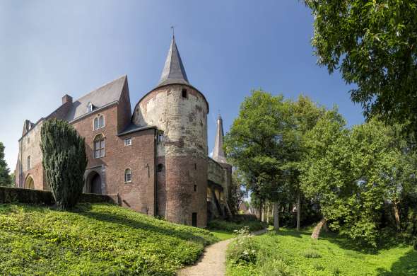 Beeld bij De eeuwenoude kastelen van Limburg