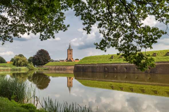 Beeld bij Door het karakteristieke Naarden