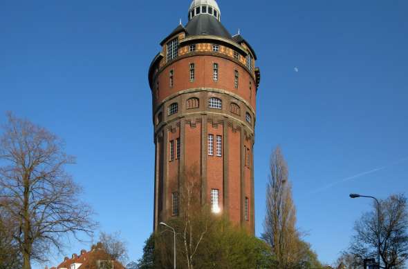 Beeld bij De watertoren van Groningen