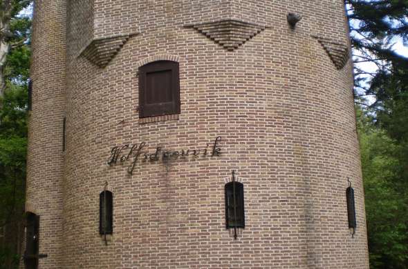 Beeld bij Een verborgen toren tussen Hilversum en Lage Vuursche