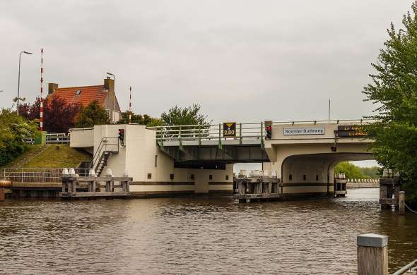 Beeld bij De trambrug van Joure